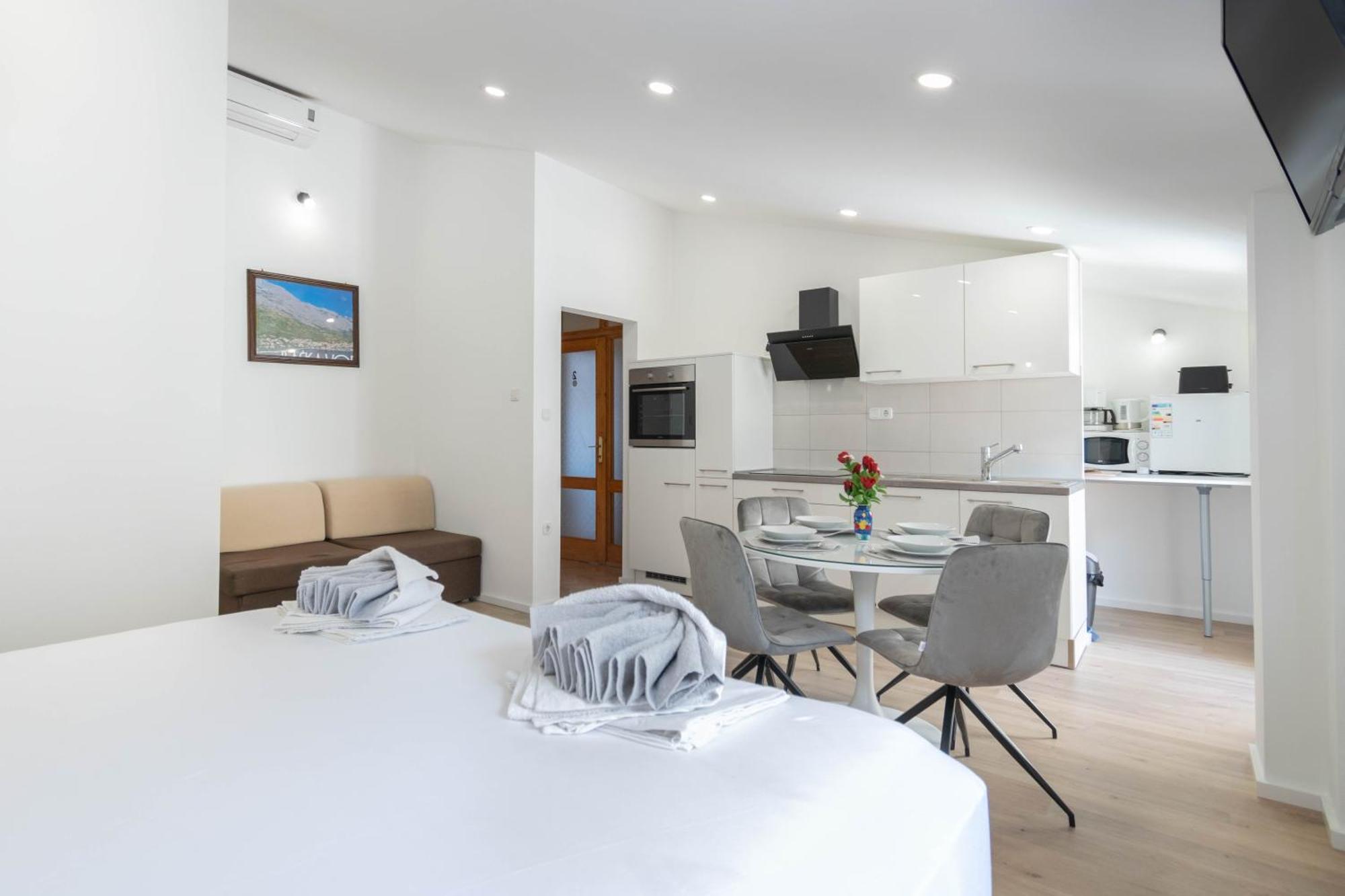 Apartment Kristina Dujmovic Baska Voda Exterior photo